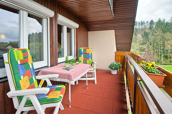 Balkon vom Wohnzimmer aus erreichbar